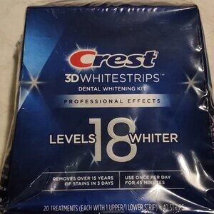 BRAND NEW SEALED  Crest 3D Whitestrips 20 Treatments. 18 Levels Whiter Exp. 2026